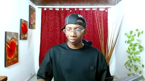 Snapshot of miilo18 chatting on 04.28.26 milo online show from 04.28.26