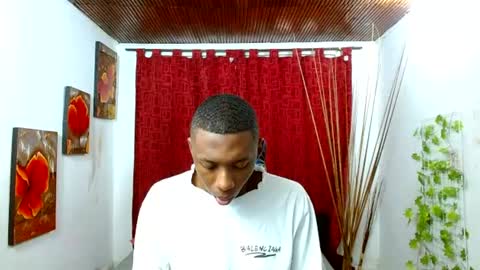 Snapshot of miilo18 chatting on 05.13.26 milo online show from 05.13.26