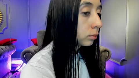 Snapshot of miilu__1 chatting on 12.11.24 miilu online show from 12.11.24