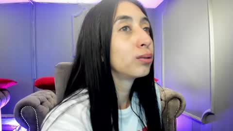 Snapshot of miilu__1 chatting on 12.12.24 miilu online show from 12.12.24