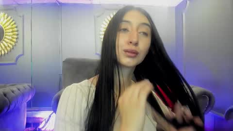 Snapshot of miilu__1 chatting on 02.05.25 miilu online show from 02.05.25