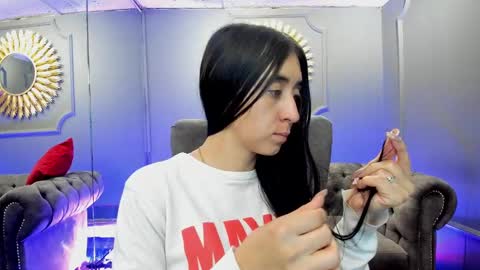 Snapshot of miilu__1 chatting on 02.13.25 miilu online show from 02.13.25
