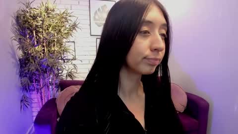 Snapshot of miilu__1 chatting on 02.21.25 miilu online show from 02.21.25