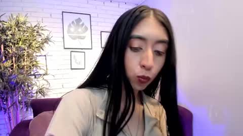 Snapshot of miilu__1 chatting on 03.04.25 miilu online show from 03.04.25