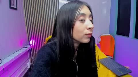 Snapshot of miilu__1 chatting on 09.09.25 miilu online show from 09.09.25