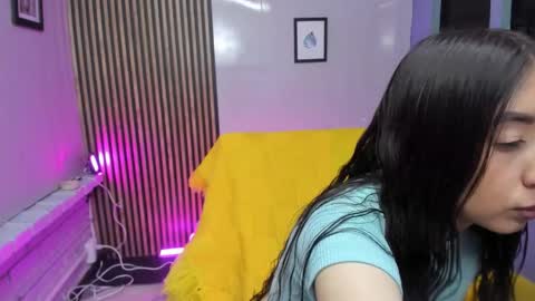 Snapshot of miilu__1 chatting on 10.01.25 miilu online show from 10.01.25