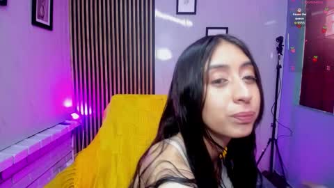 Snapshot of miilu__1 chatting on 10.20.25 miilu online show from 10.20.25