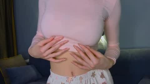 Snapshot of miiss_llindall chatting on 03.12.25 Adalinda online show from 03.12.25