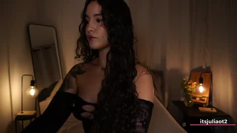 Snapshot of miissjulia chatting on 05.27.26 online show from 05.27.26