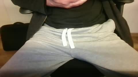 mik online show from 10.15.25