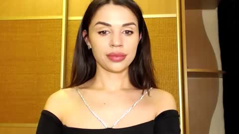 Mika online show from 02.05.25