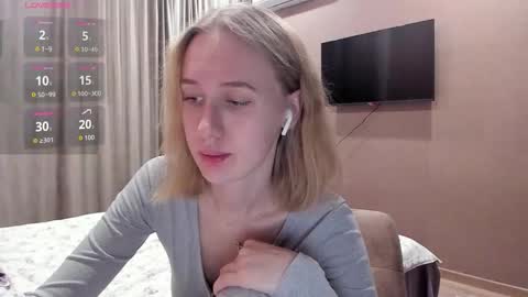 Mika online show from 10.31.25