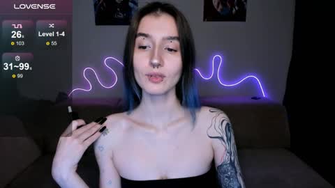 Snapshot of mika_reid chatting on 04.19.26 Mika online show from 04.19.26
