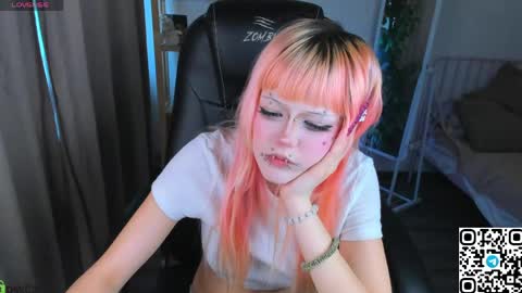 Snapshot of mika_vatashi chatting on 05.30.26 Mika online show from 05.30.26