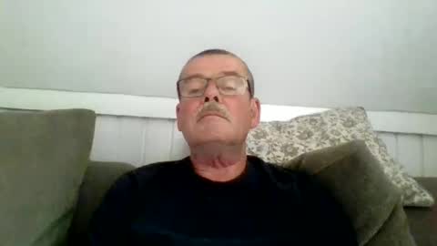 Snapshot of mikael42 chatting on 05.16.26 mikael42 online show from 05.16.26