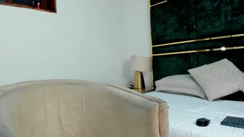 Mikaela blondie bigass online show from 11.12.25