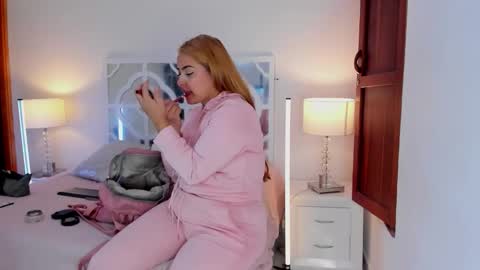 Mikaela blondie bigass online show from 02.17.26