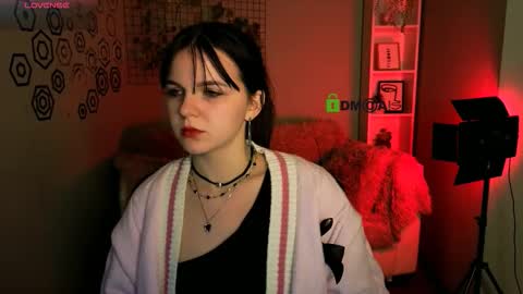 Mika online show from 11.23.25