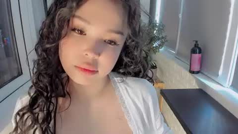 Snapshot of mikasssu chatting on 06.25.26 mikasssu online show from 06.25.26