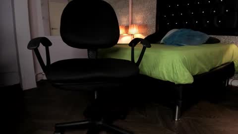 Snapshot of mike2_wills chatting on 12.07.24 Mike2 wills online show from 12.07.24