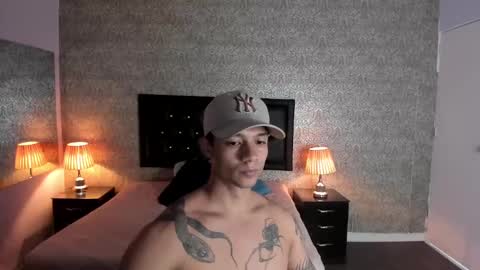 Snapshot of mike2_wills chatting on 12.11.24 Mike2 wills online show from 12.11.24