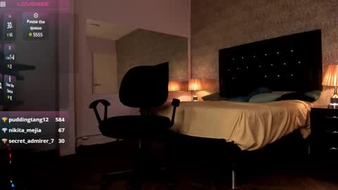 Snapshot of mike2_wills chatting on 12.24.24 Mike2 wills online show from 12.24.24