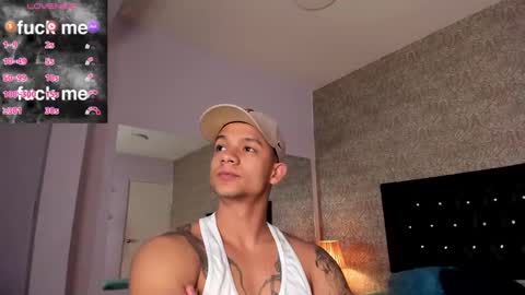 Snapshot of mike2_wills chatting on 01.16.25 Mike2 wills online show from 01.16.25