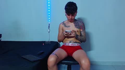 Mike IMDEPENDIENT MODEL online show from 10.05.25