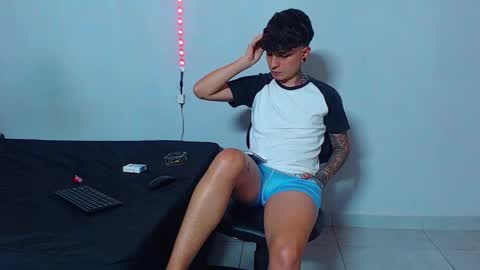 Mike IMDEPENDIENT MODEL online show from 10.11.25