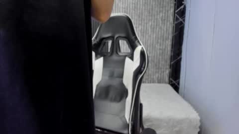 Snapshot of mike_0233 chatting on 11.07.25 Mike 0233 online show from 11.07.25