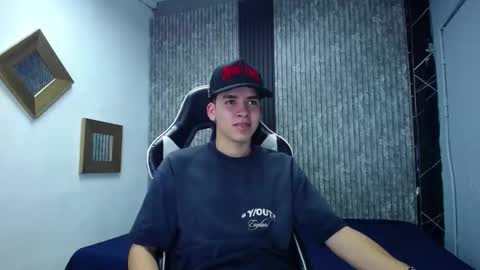 Snapshot of mike_0233 chatting on 11.23.25 Mike 0233 online show from 11.23.25