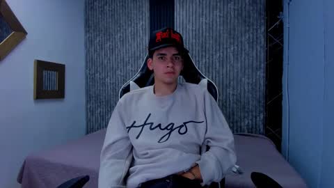 Snapshot of mike_0233 chatting on 11.26.25 Mike 0233 online show from 11.26.25