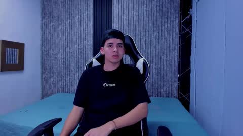 Snapshot of mike_0233 chatting on 11.27.25 Mike 0233 online show from 11.27.25