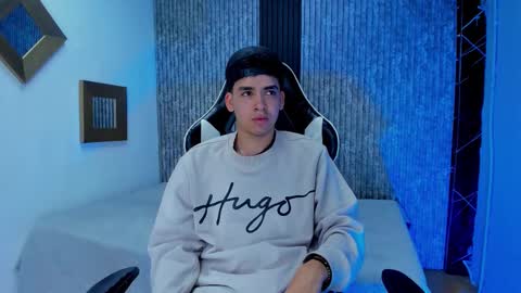 Snapshot of mike_0233 chatting on 12.03.25 Mike 0233 online show from 12.03.25