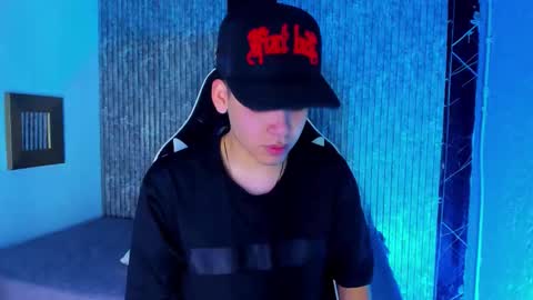 Snapshot of mike_0233 chatting on 12.14.25 Mike 0233 online show from 12.14.25