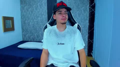 Snapshot of mike_0233 chatting on 01.09.26 Mike 0233 online show from 01.09.26