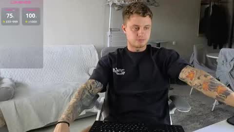 Snapshot of mike___magic chatting on 04.13.26 Mike Magic online show from 04.13.26