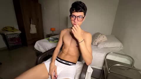 Mike Pineapple online show from 11.25.25