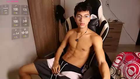 Snapshot of mike_pineapple chatting on 07.21.26 Mike Pineapple online show from 07.21.26