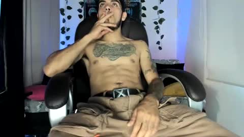 Snapshot of mikee_scooth chatting on 09.15.25 mikee_scooth online show from 09.15.25