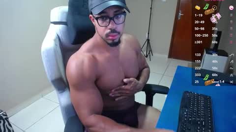 Snapshot of mikehotk chatting on 01.08.25 mikehotk online show from 01.08.25