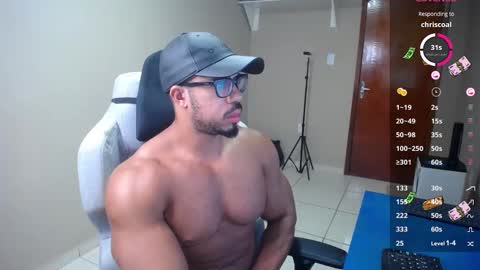 Snapshot of mikehotk chatting on 01.10.25 mikehotk online show from 01.10.25