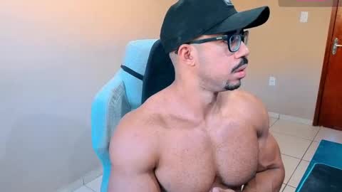 Snapshot of mikehotk chatting on 09.27.25 mikehotk online show from 09.27.25