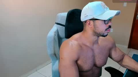 Snapshot of mikehotk chatting on 10.06.25 mikehotk online show from 10.06.25