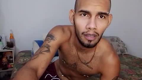 Snapshot of mikeking_leandroking chatting on 12.17.25 mikeking_leandroking online show from 12.17.25