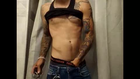 Snapshot of mikesbigcock4u chatting on 05.30.26 mikesbigcock4u online show from 05.30.26