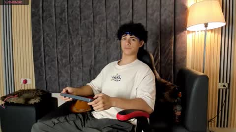 Snapshot of mikey_banji chatting on 09.12.25 mikey_banji online show from 09.12.25