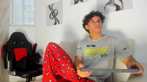 Snapshot of mikey_banji chatting on 10.17.25 mikey_banji online show from 10.17.25