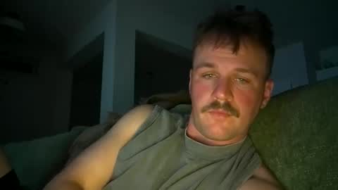 Snapshot of mikey_em chatting on 04.12.26 mikey_em online show from 04.12.26