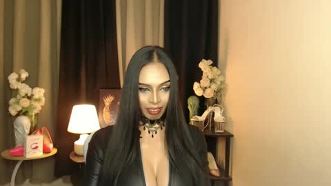 Snapshot of mikeyalawi03 chatting on 01.12.25 Mistress MikeyAlawi online show from 01.12.25